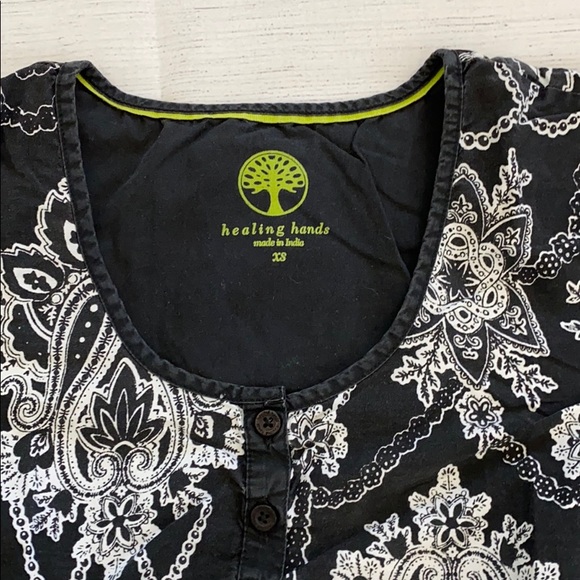 Healing Hands Scrub Top - Picture 2 of 4